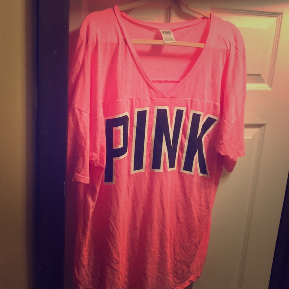 VS pink boyfriend T